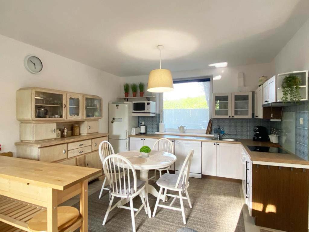 Private Seaside Home Сашино Екстериор снимка